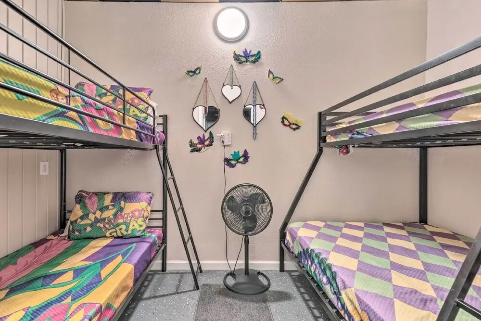 'the Float Yard' Pensacola Home w/ Pool Table