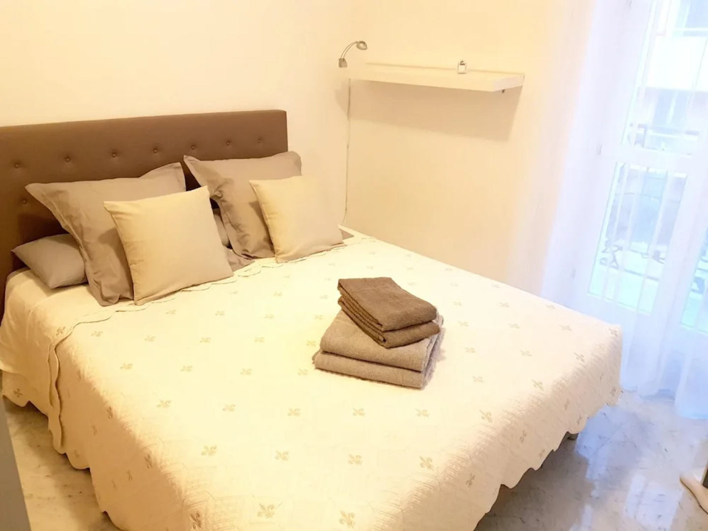 Apartment With one Bedroom in Menton, With Furnished Balcony - 300 m From the Beach