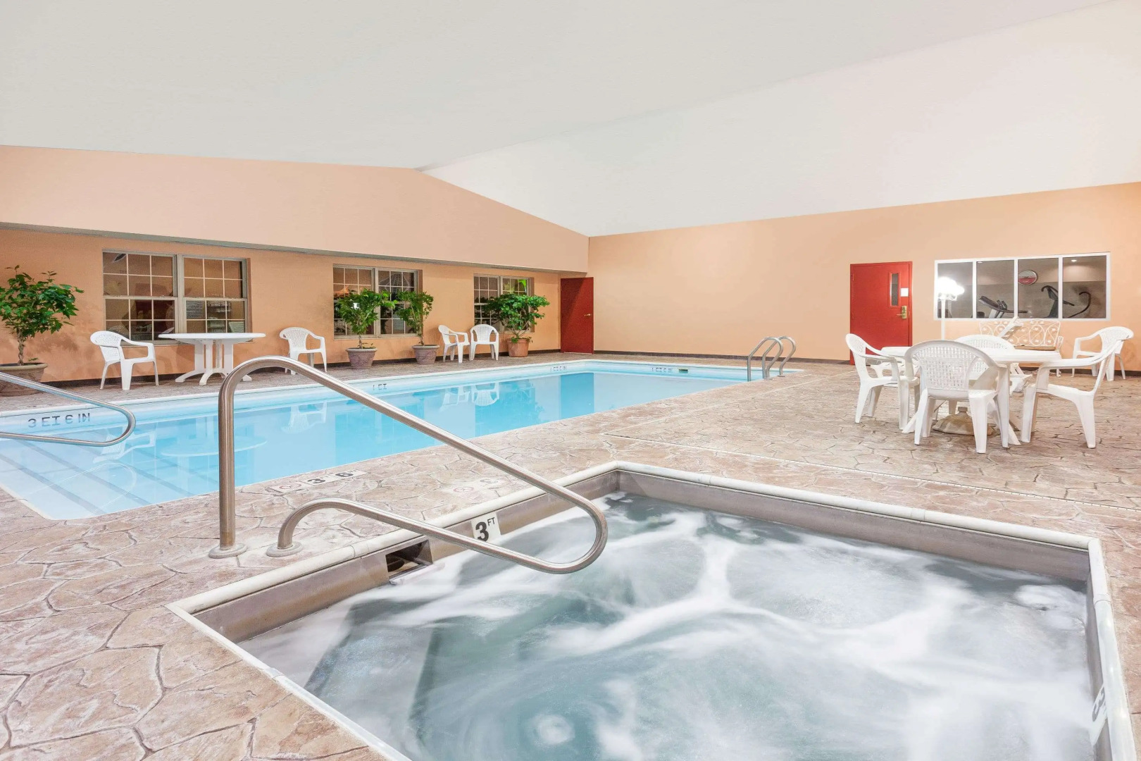 Ramada by Wyndham Sellersburg/Louisville North