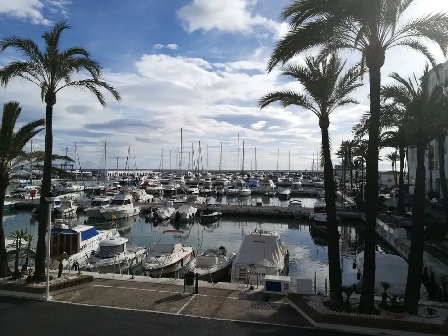 2274-Bonito bajo con piscina