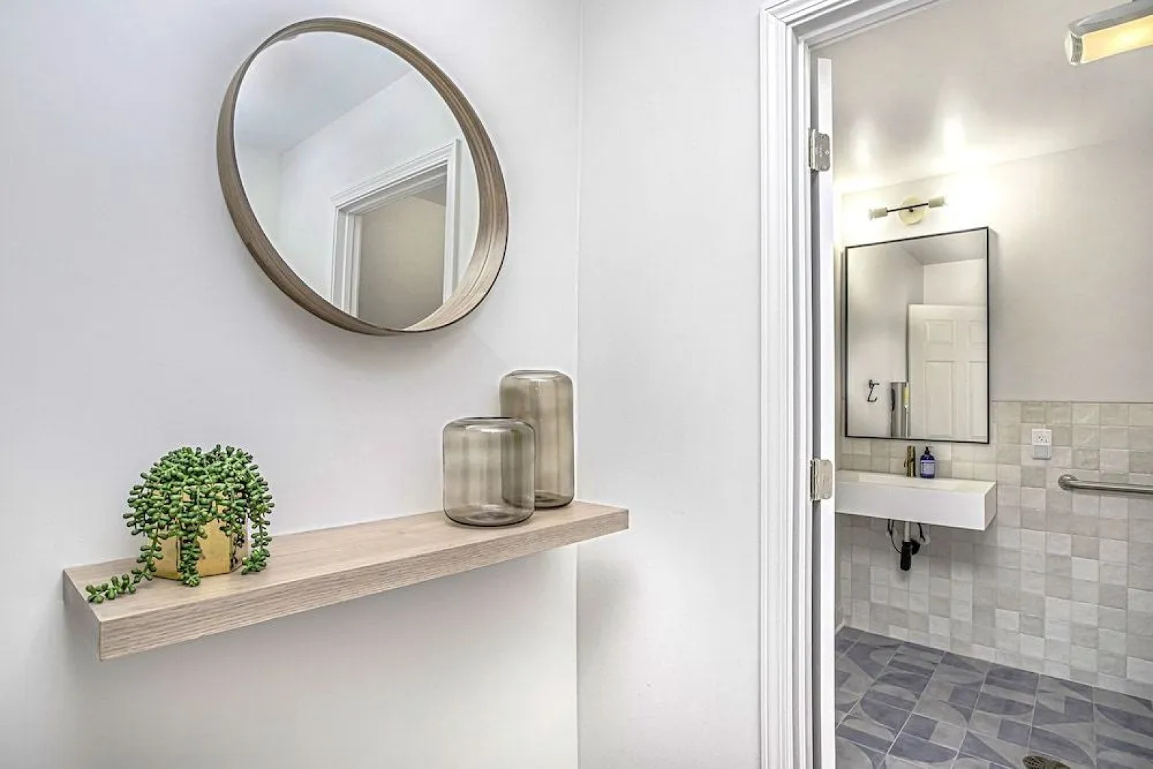 The Neighborhood Hotel - Grand Beach