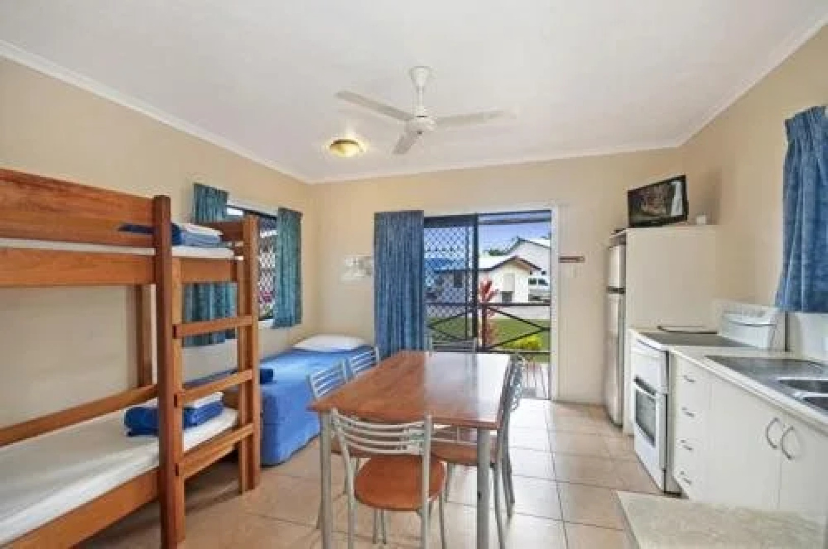 Hinchinbrook Marine Cove Resort