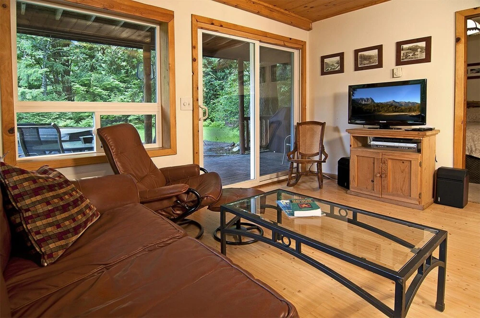 Mysty Mountain Cabin with Hot Tub