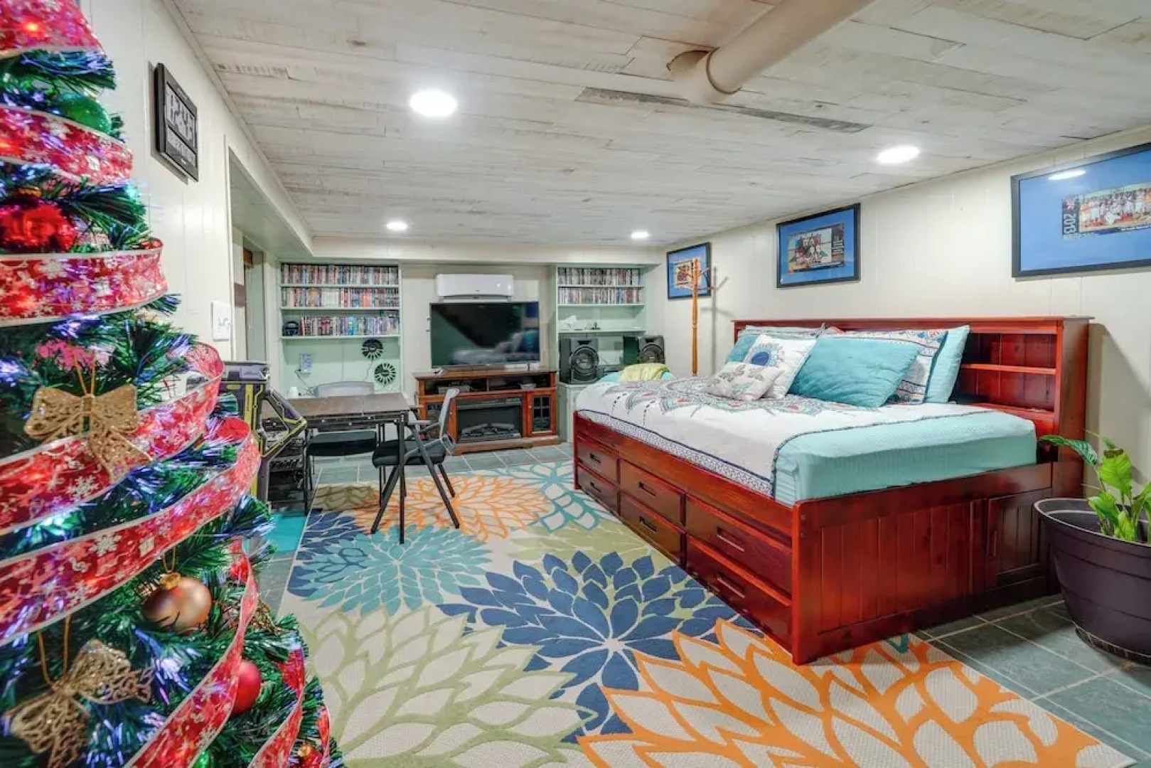 Beckley Studio w/ Private Hot Tub & Home Gym!