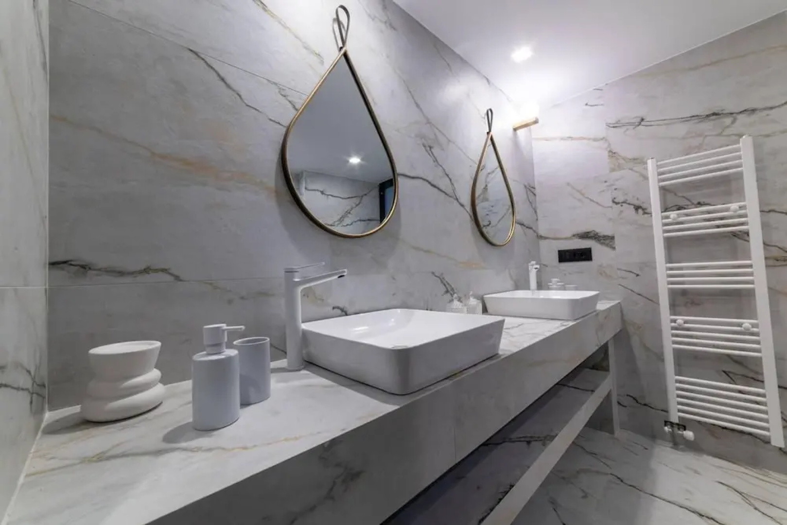 Inviting 4-bed Villa Lia in Vathianos Kampos