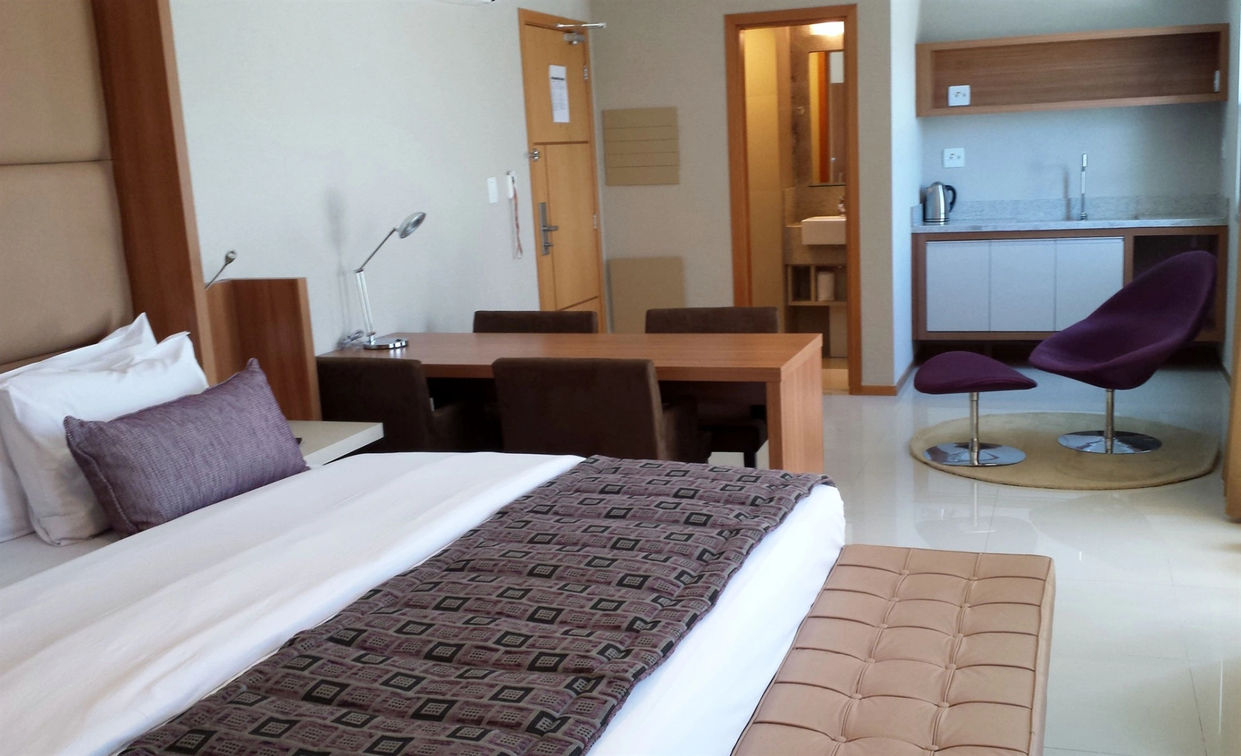 Jade Hotel