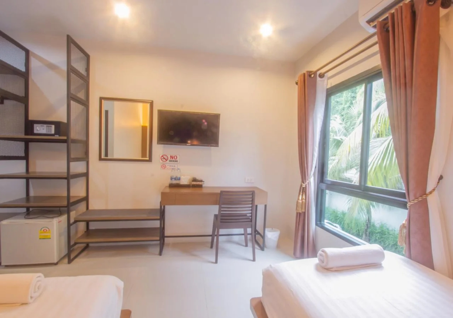 Sunny Hostel Chiangmai @Tha Pae