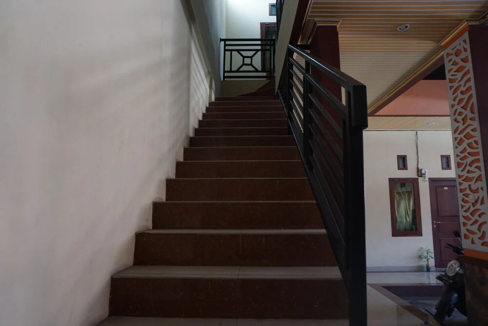 OYO 93414 Wisma Ratu Syariah Near SMP Negeri 2 Watang Pulu