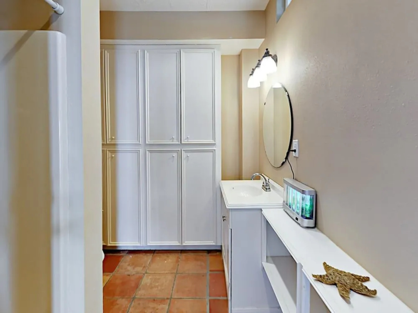 Canal-side Home 4 Bedrooms 4 Bathrooms Home