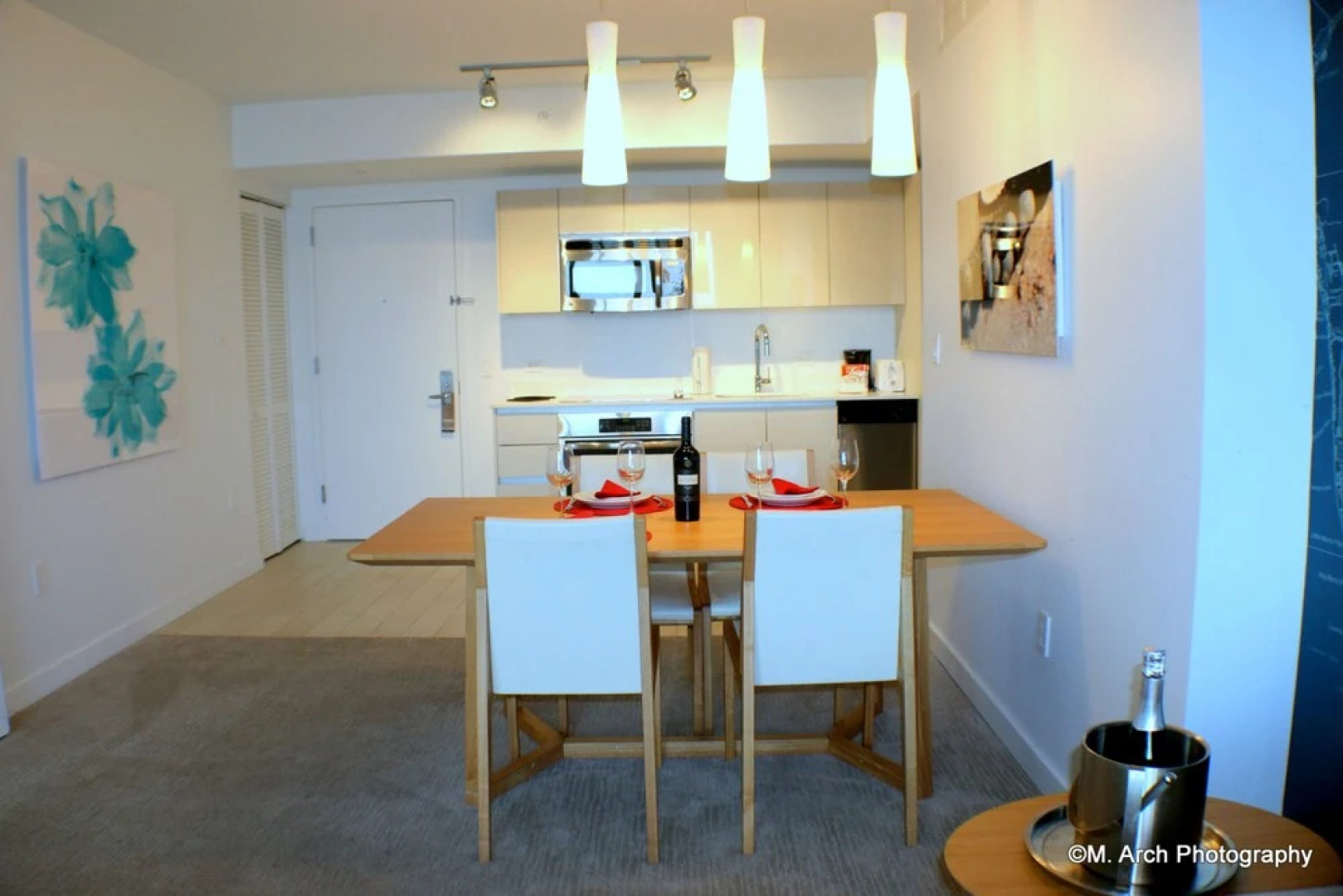 Hallandale Suites by 1stHomeRent