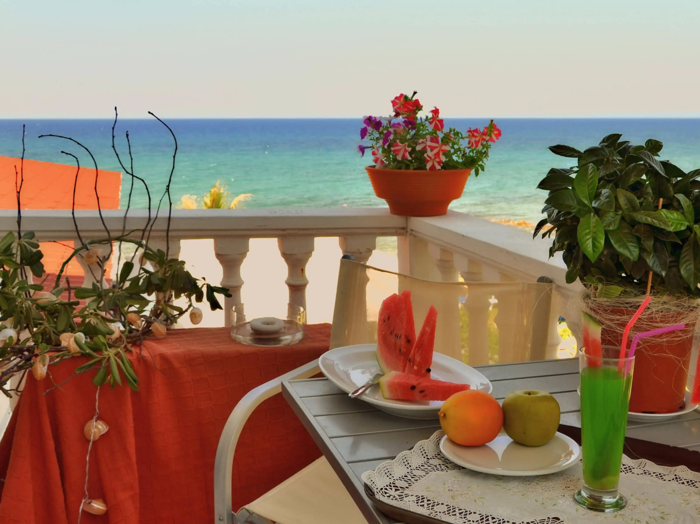 Belussi Beach Hotel & Suites