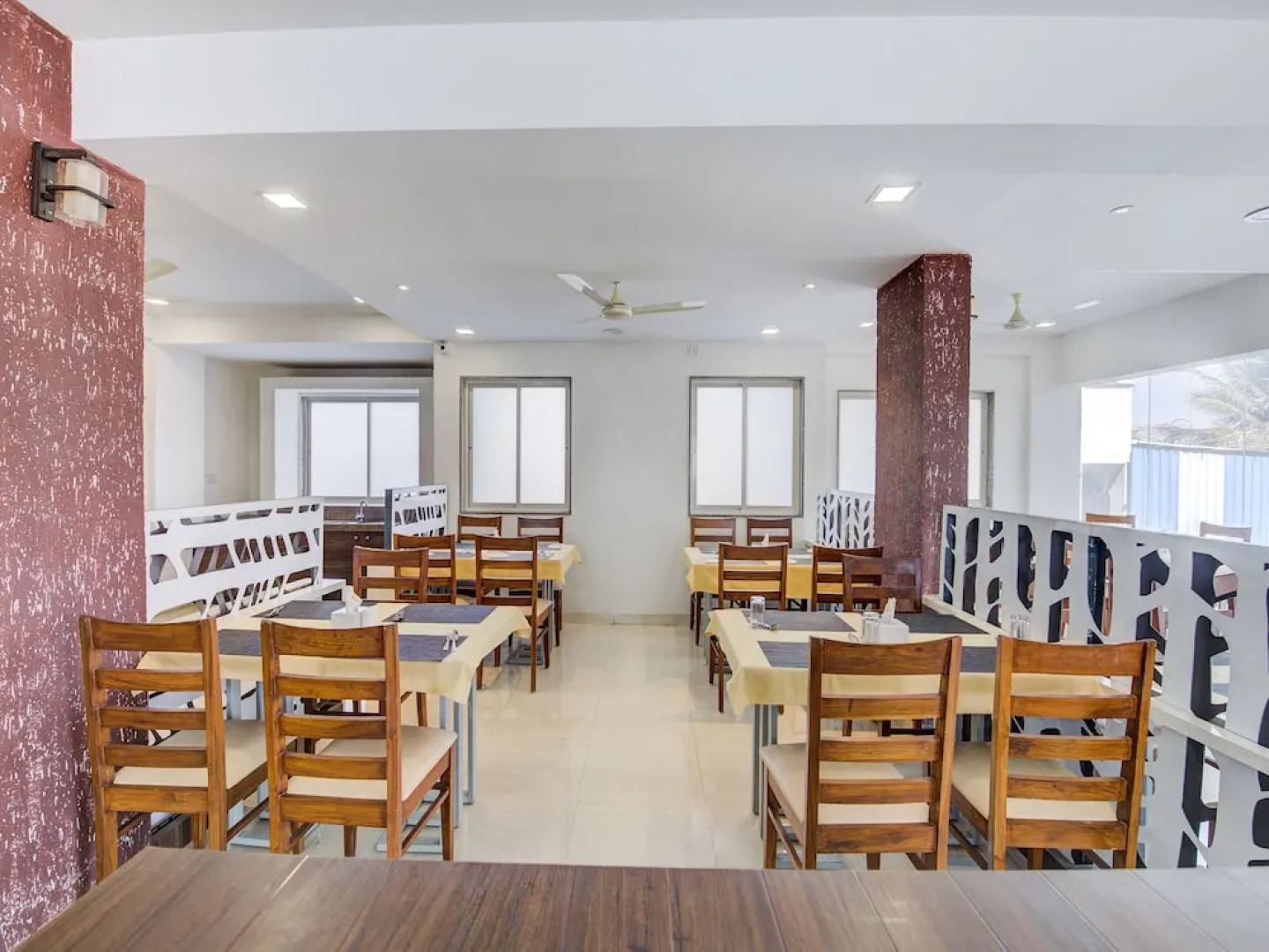 OYO 28164 Hotel Shubham Inn