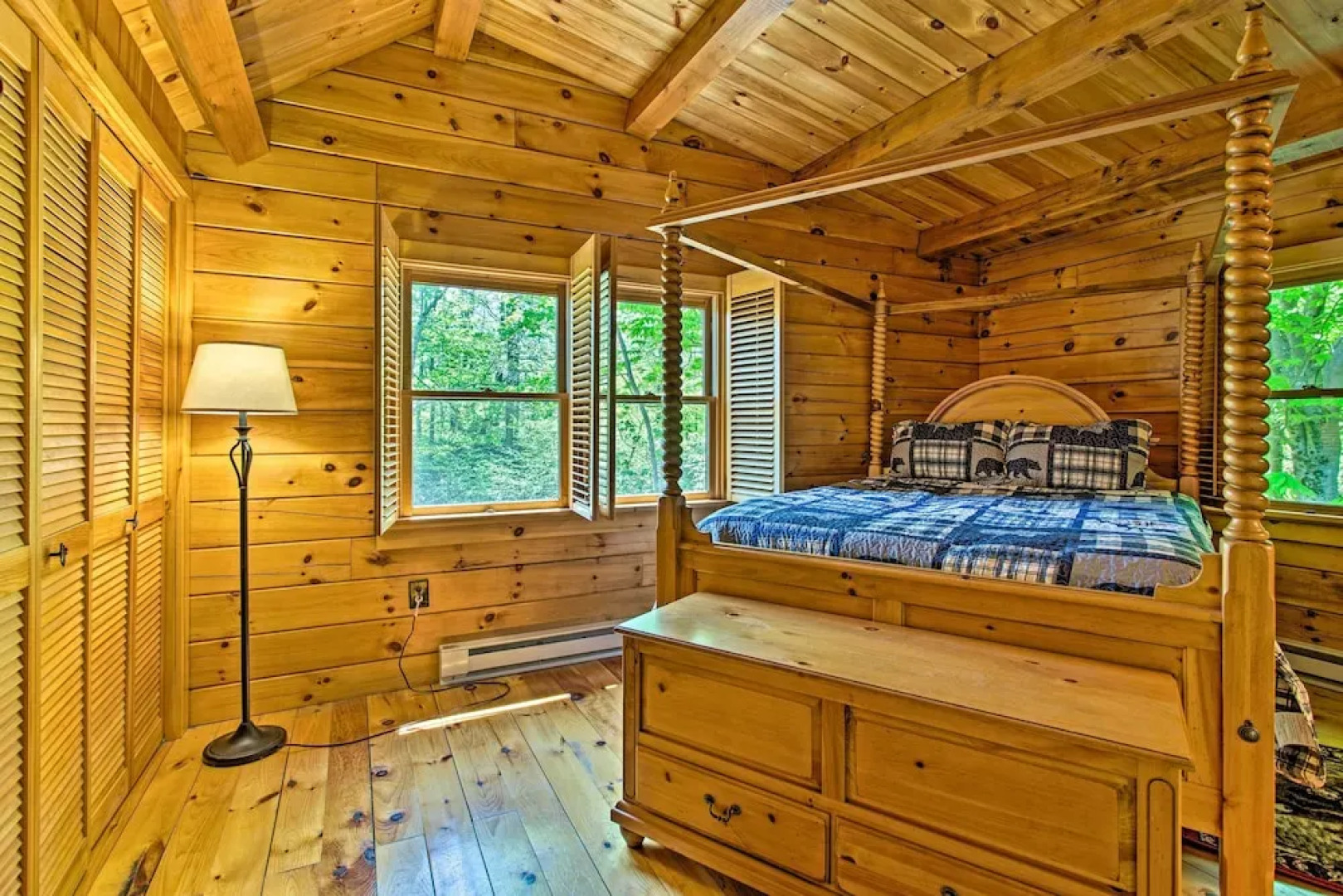 Fire Pit & Hot Tub: Poconos Family Cabin!