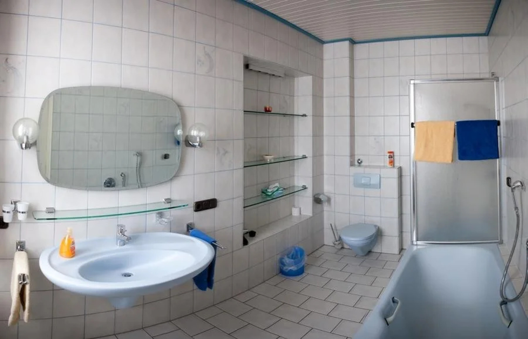 Weingut, Gästehaus und Kräuterhof