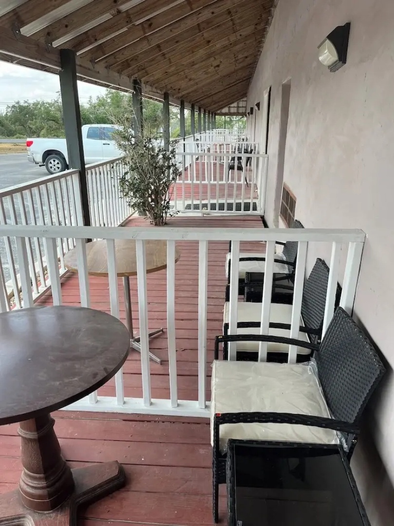 Outpost Motel