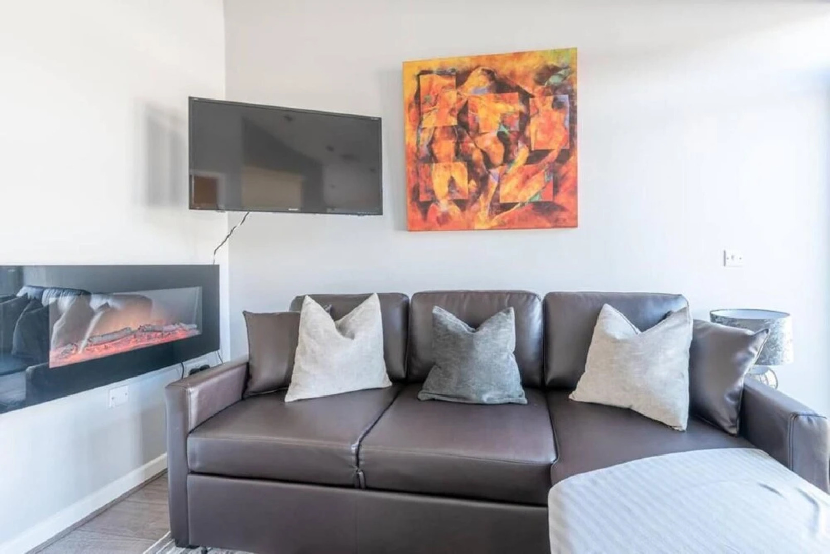 Riverside Balcony With Parking Minutes To Saltaire