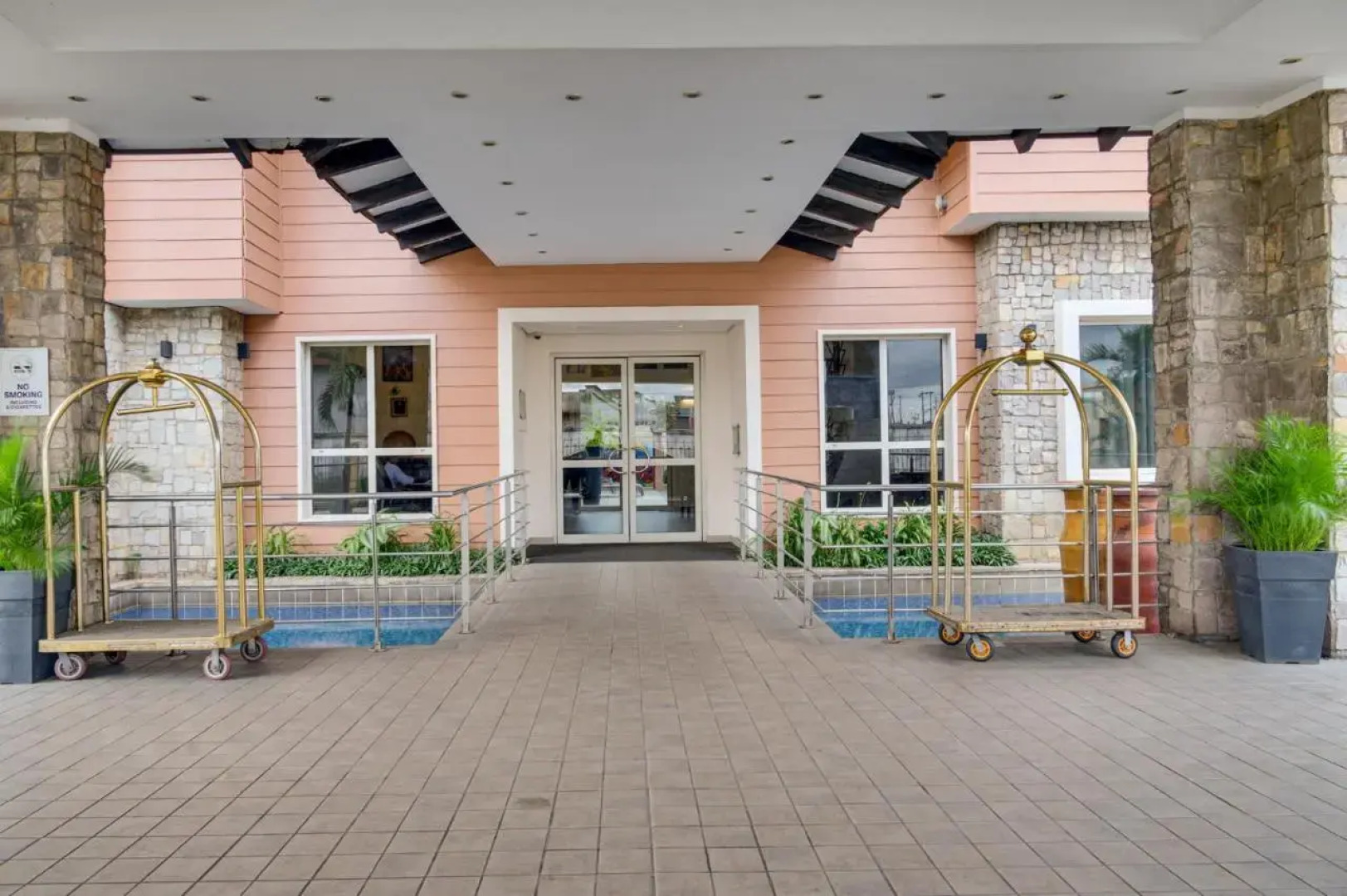 Leola Boutique Hotel Ikeja - Lagos