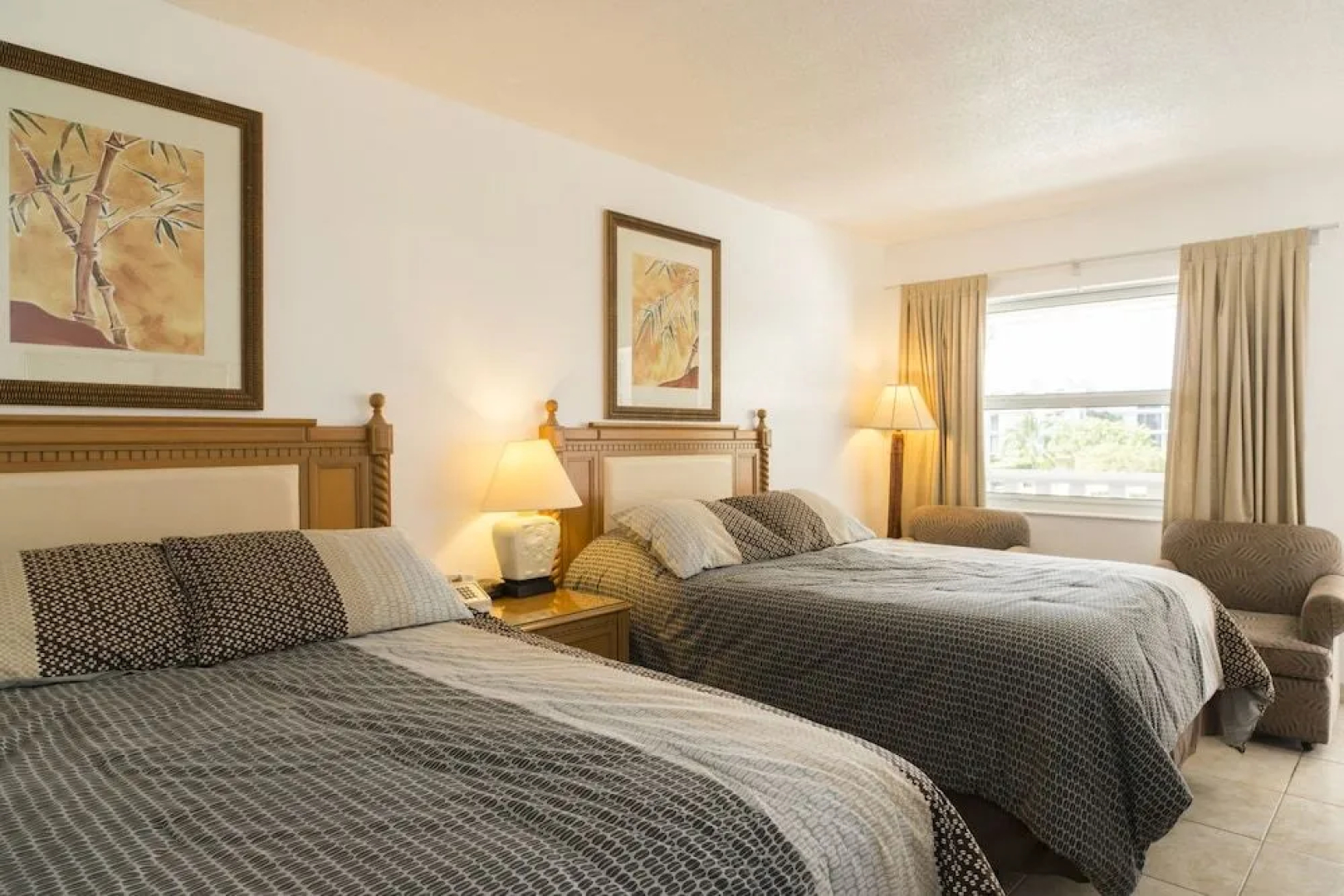 Carriage House Resort Motel