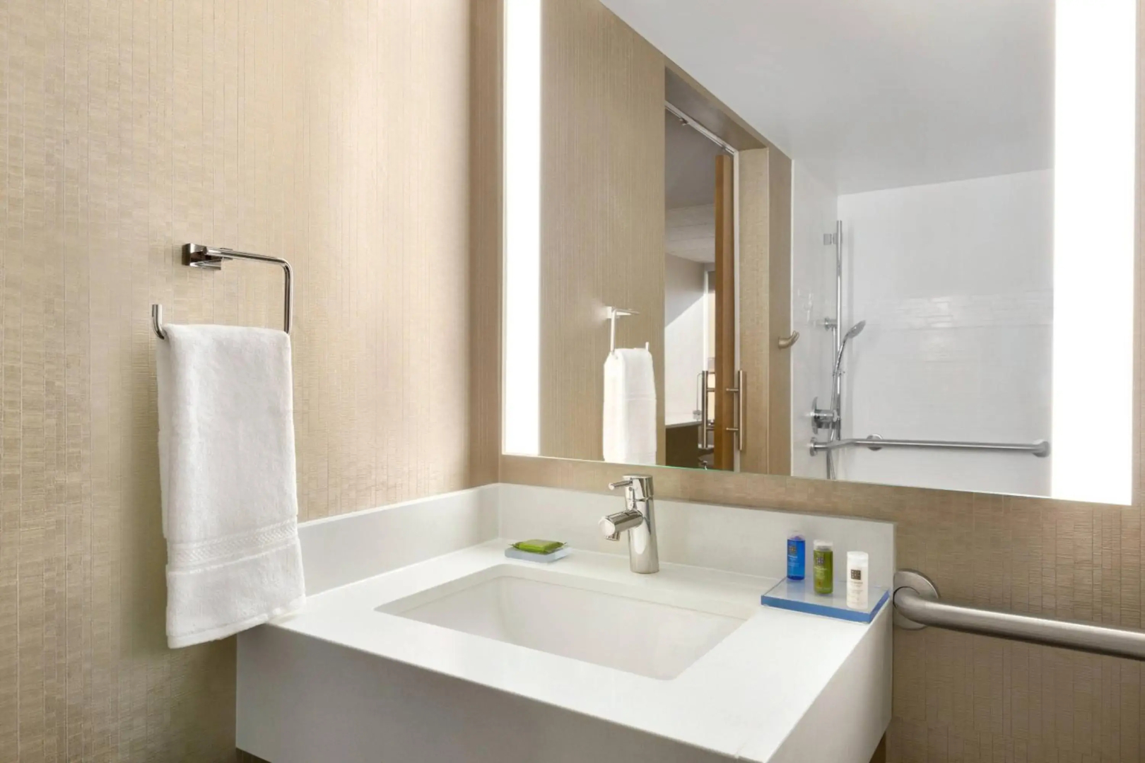 Skyline Hotel Detroit Airport, SureStay Collection by BW