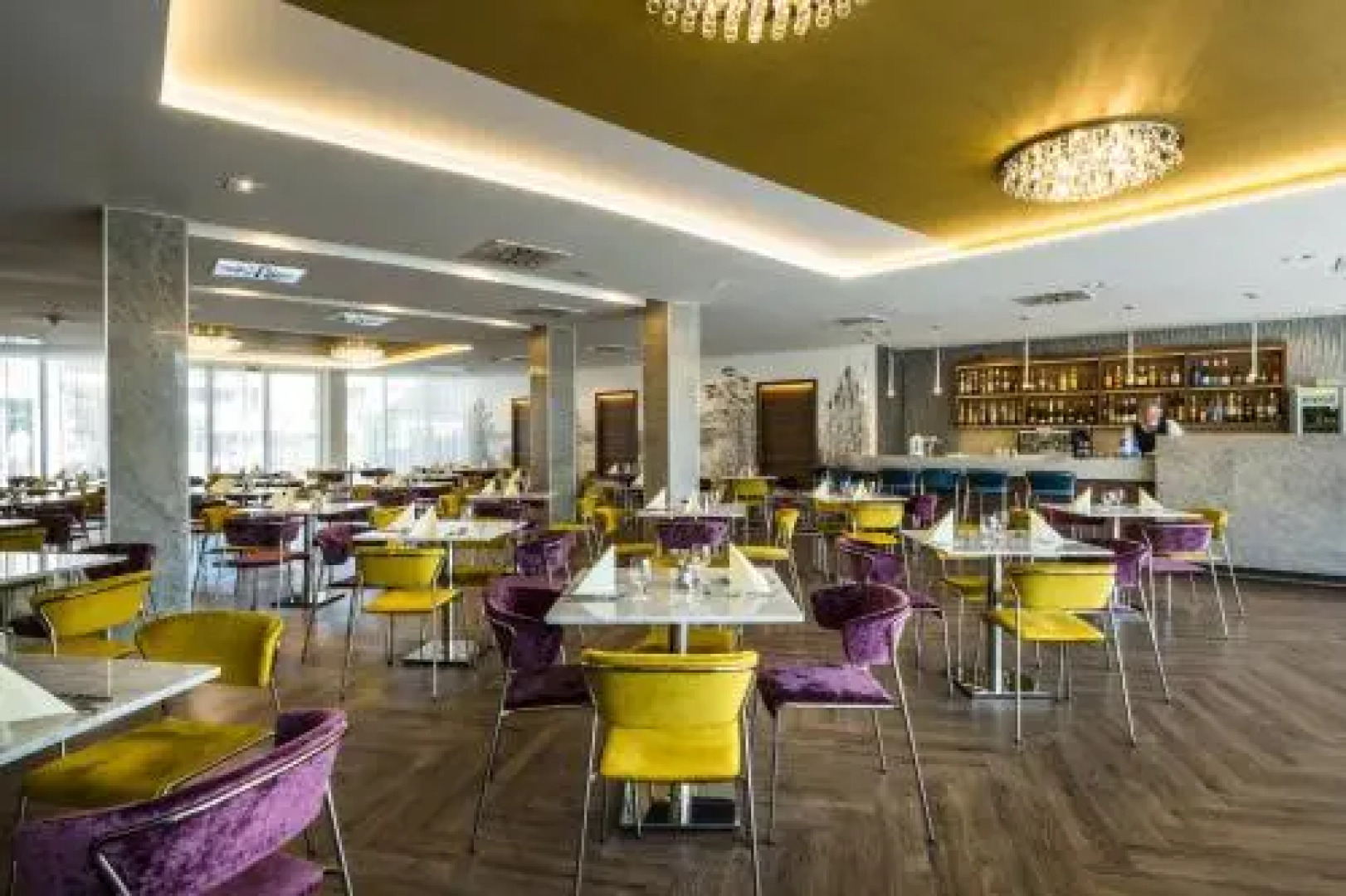 Silver Studio Apartment