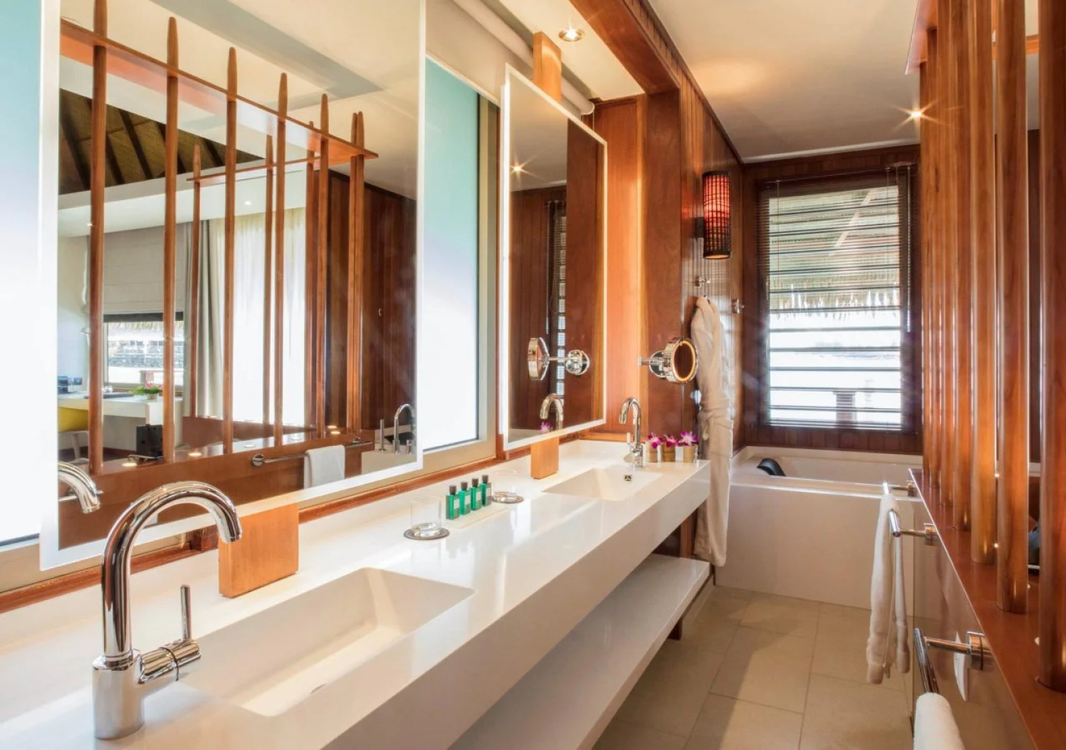 Tahiti Ia Ora Beach Resort