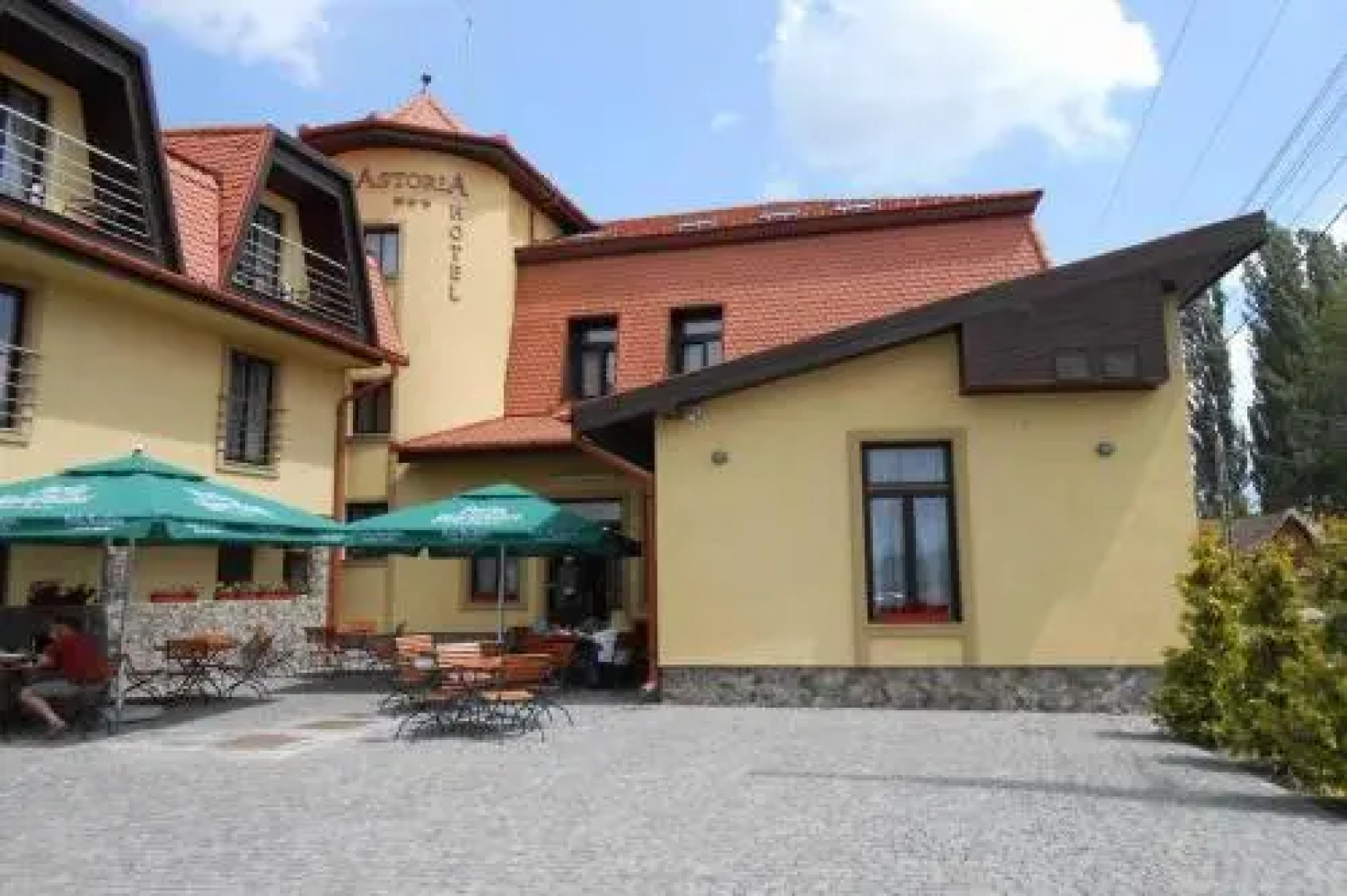 Astoria Hotel & Restaurant