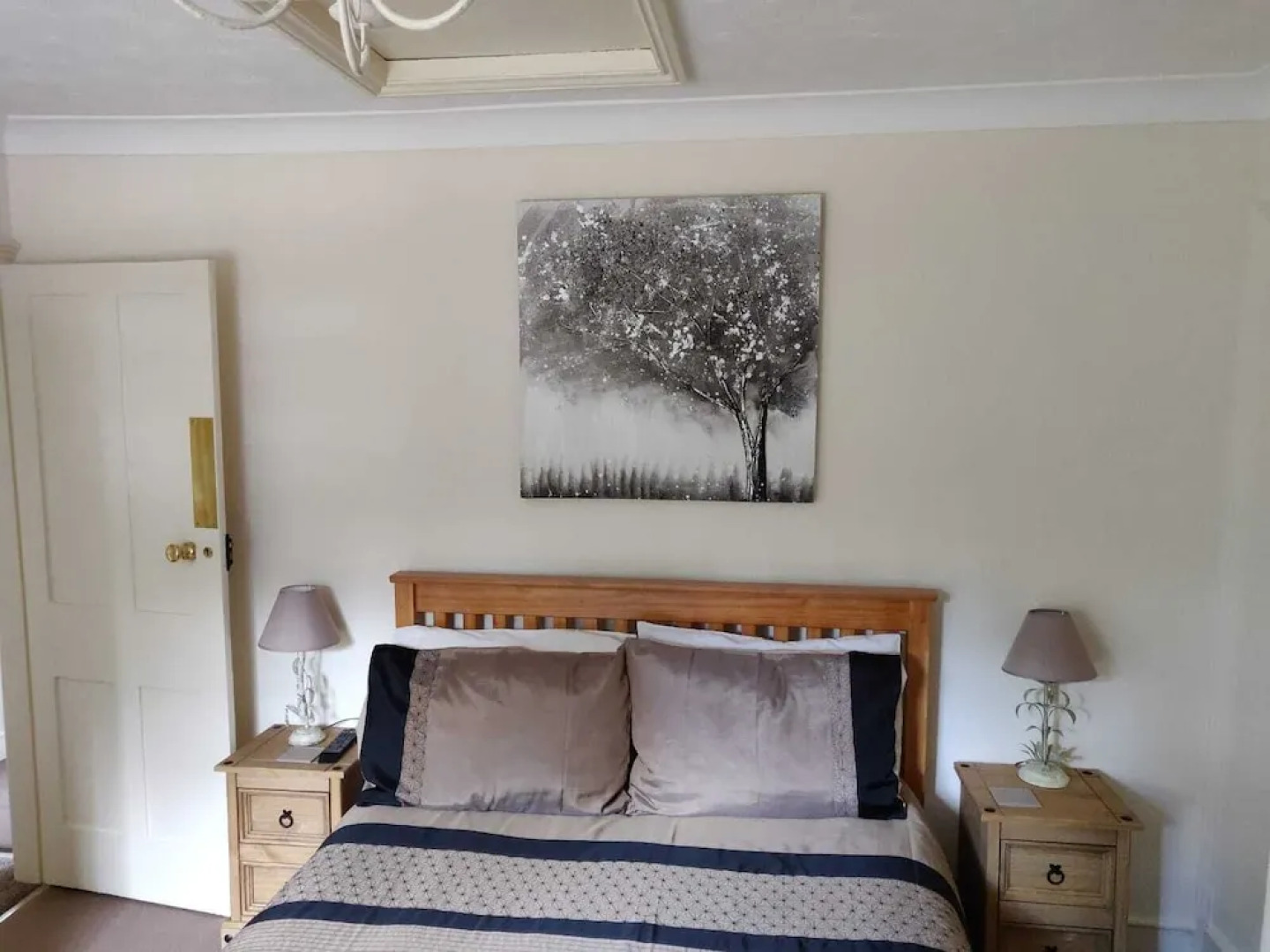 Whitehouse Guest House