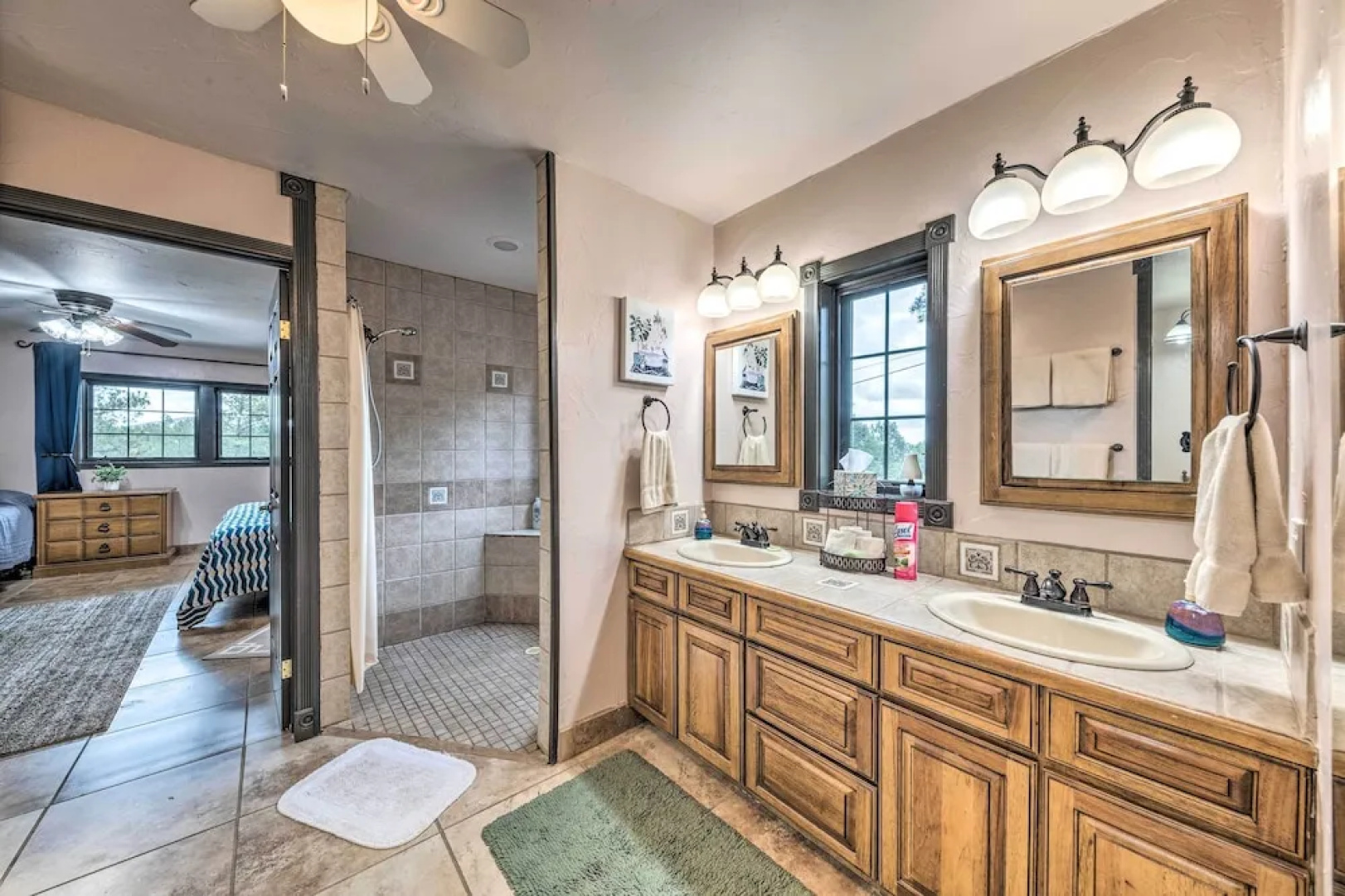 Casa Ruidoso Cabin: Hot Tub, Views & Pool Table!