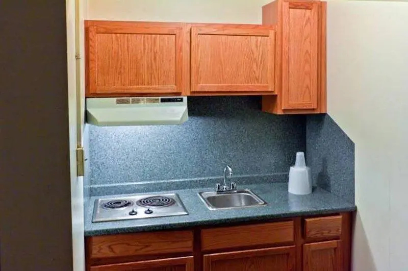 Budget Inn and Suites