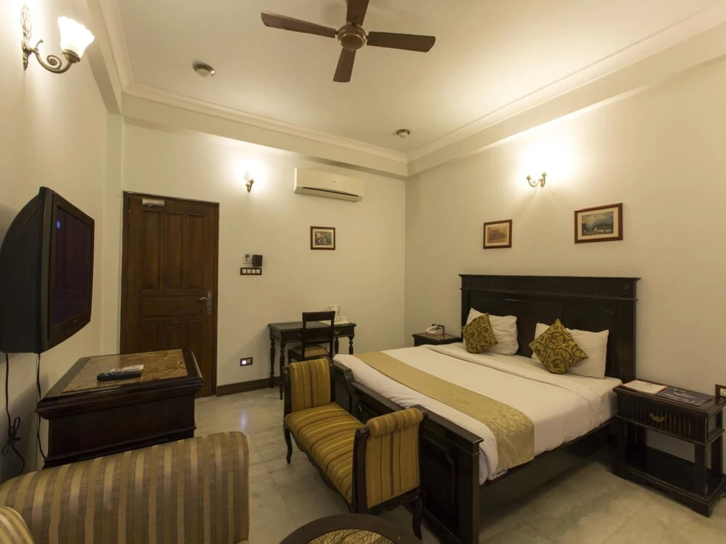 OYO 1211 Hotel Grand Horizon