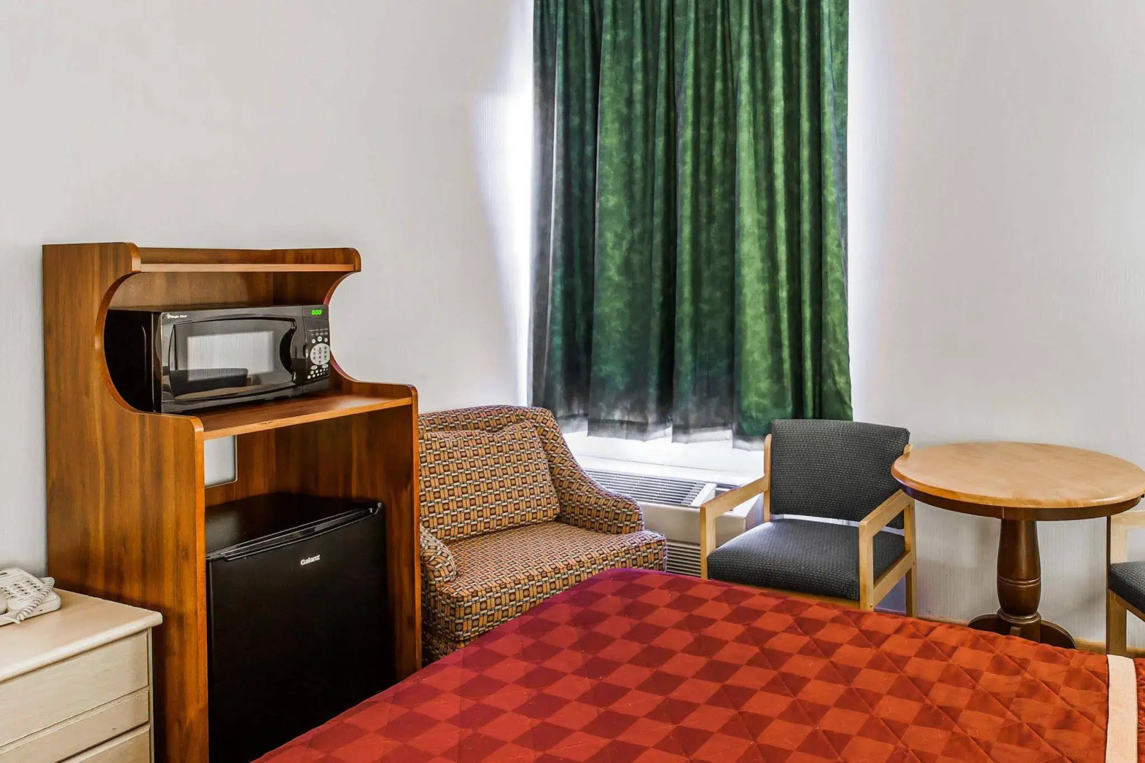Bellis Inn