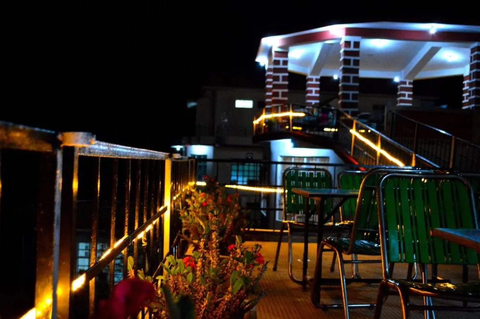 Dee Jay Hotel and Restaurant