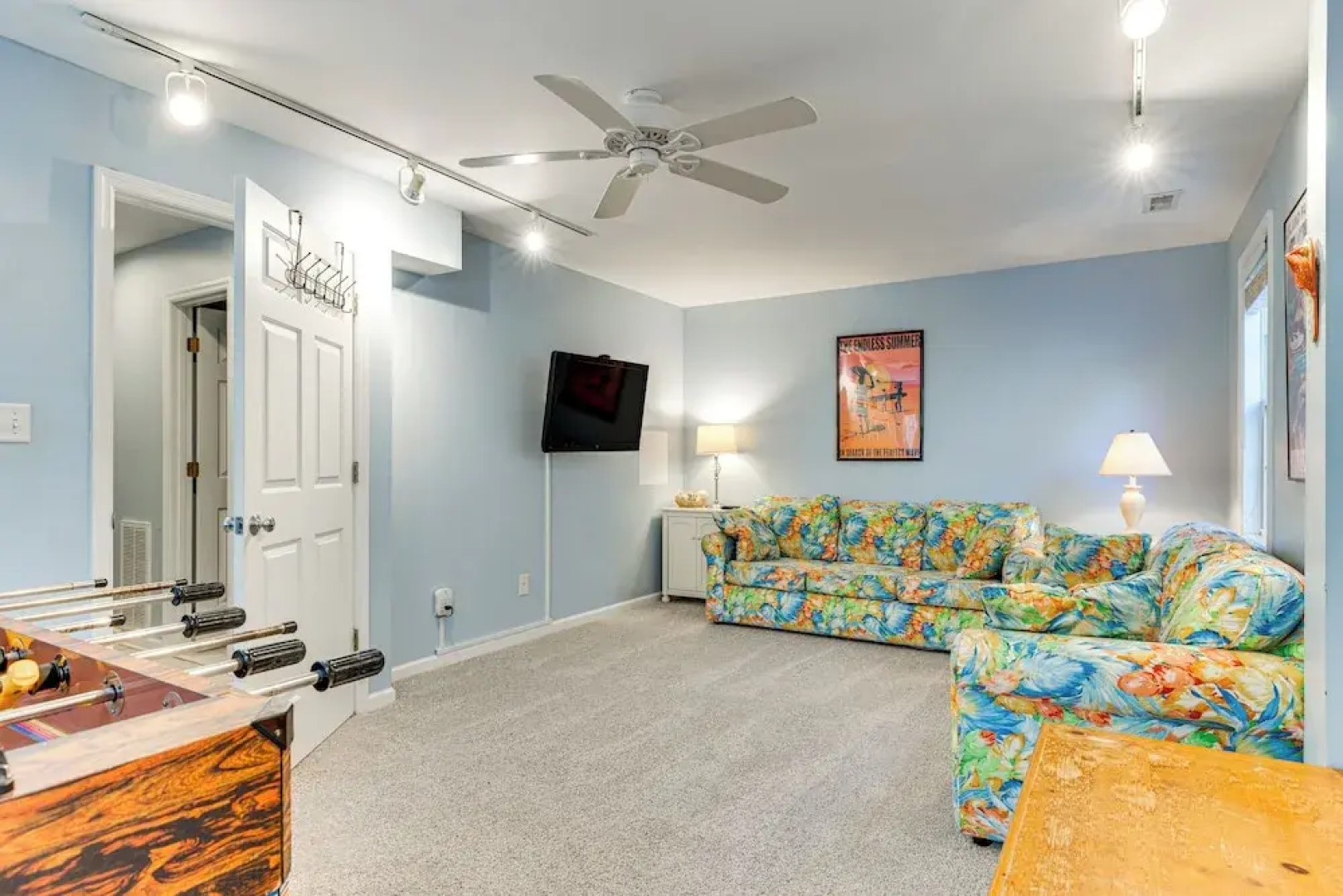 Steps to Beach: Emerald Isle Home w/ Deck!