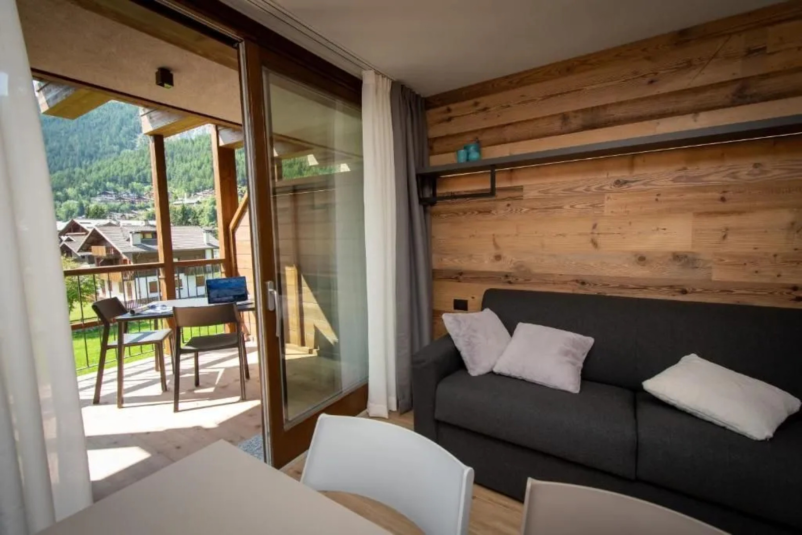 Nira Mountain Resort Futura