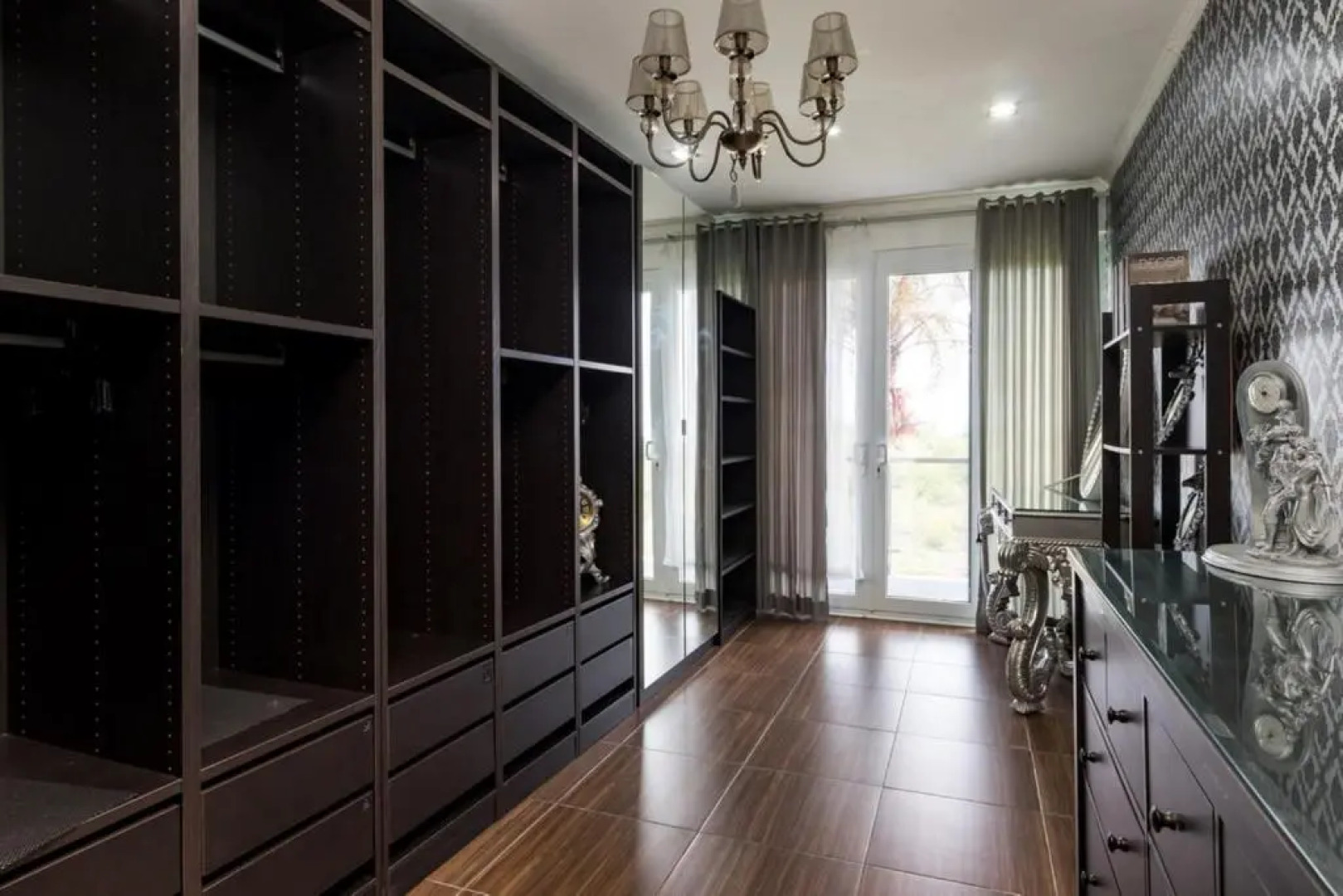 TJ White Villa 670m2 with Private Pool and Outstanding View by GLOBALSTAY