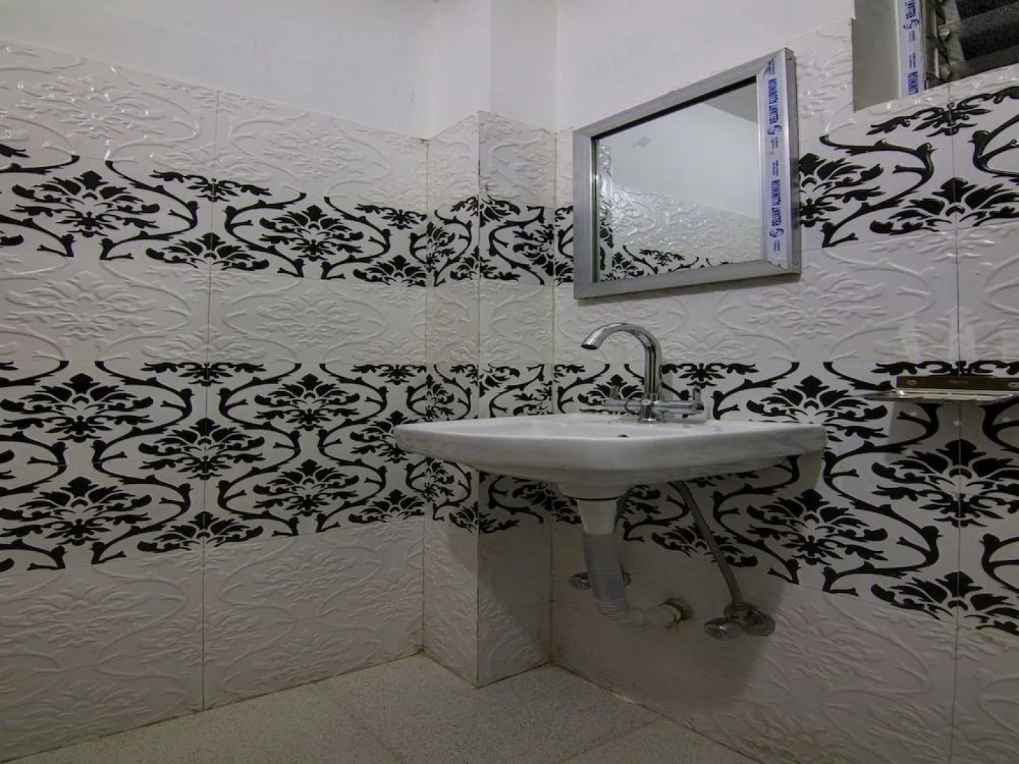 OYO Flagship 13580 The Queenz