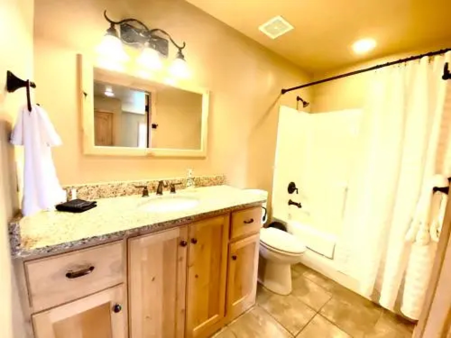 Raspberry Garden Inn & Suites