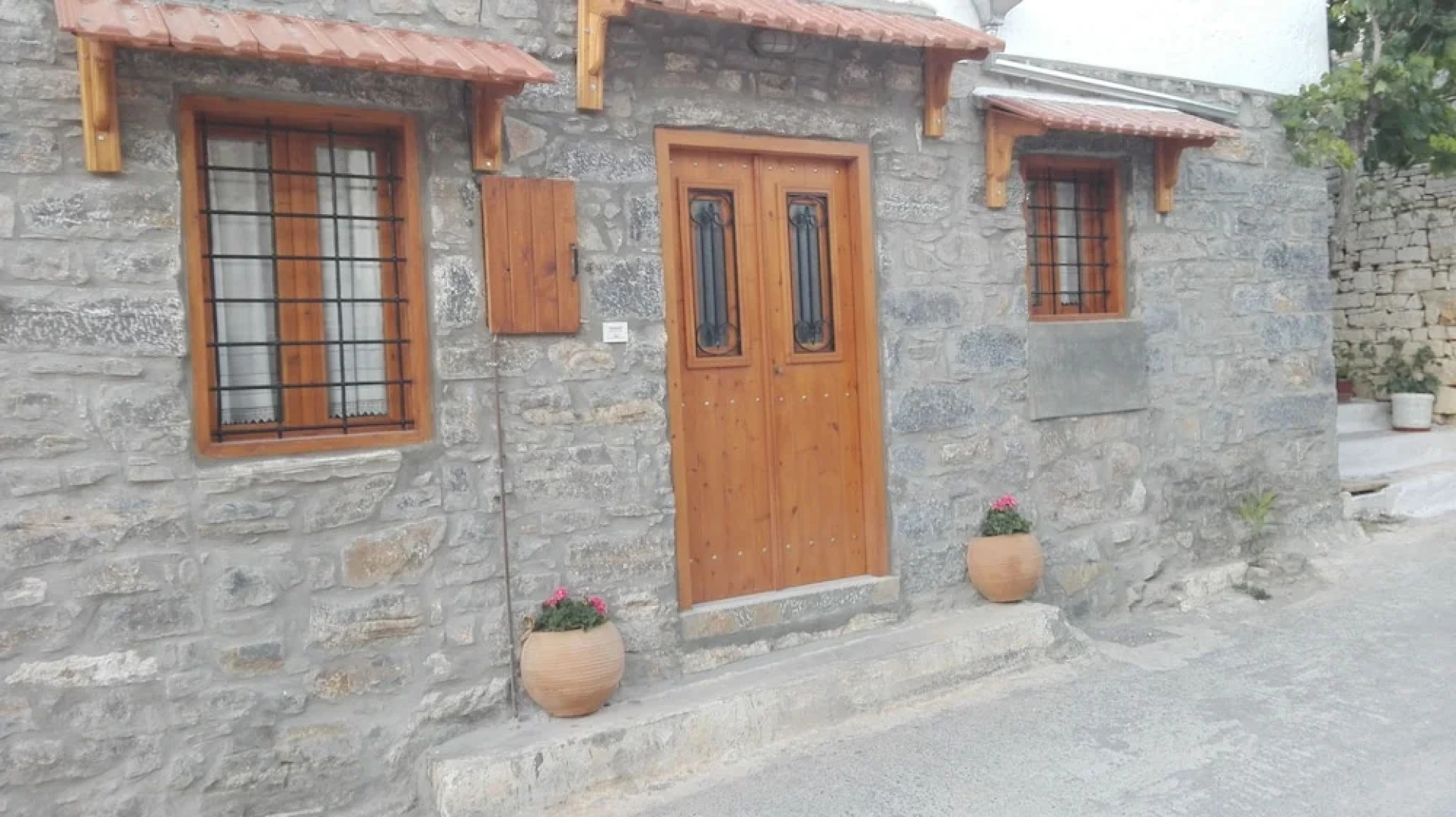 Sfirakis Traditional House