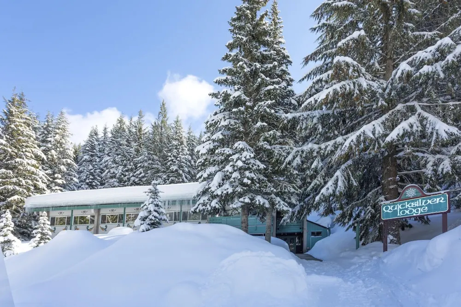 The Alpine Inn at Crystal Mountain Resort
