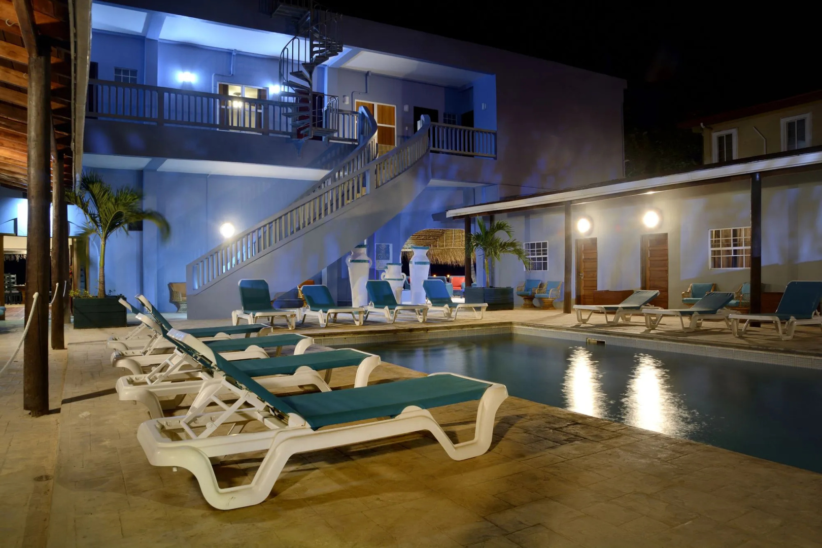Parrot Cove Lodge