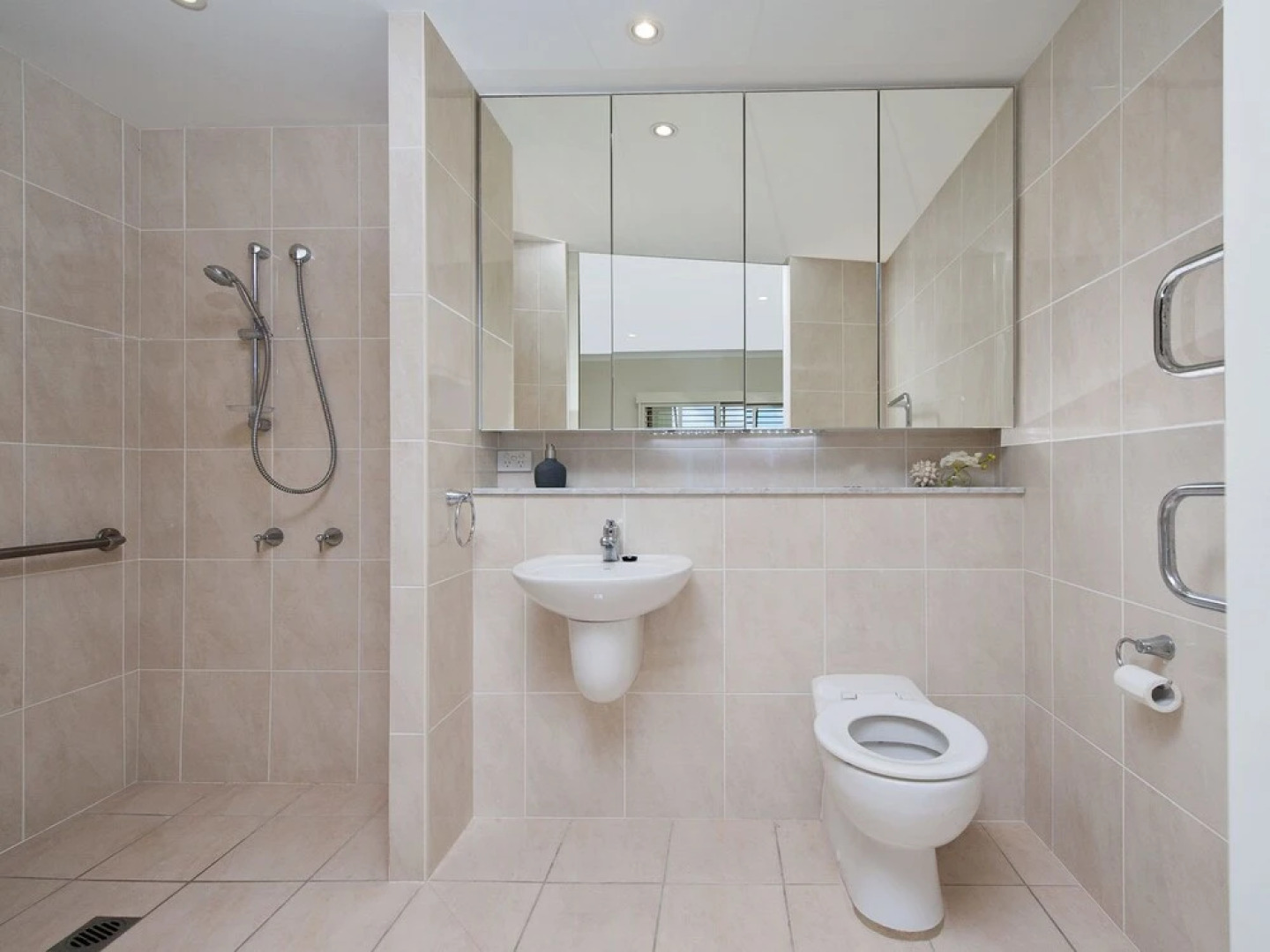 Whispering Sands at Corlette - 2