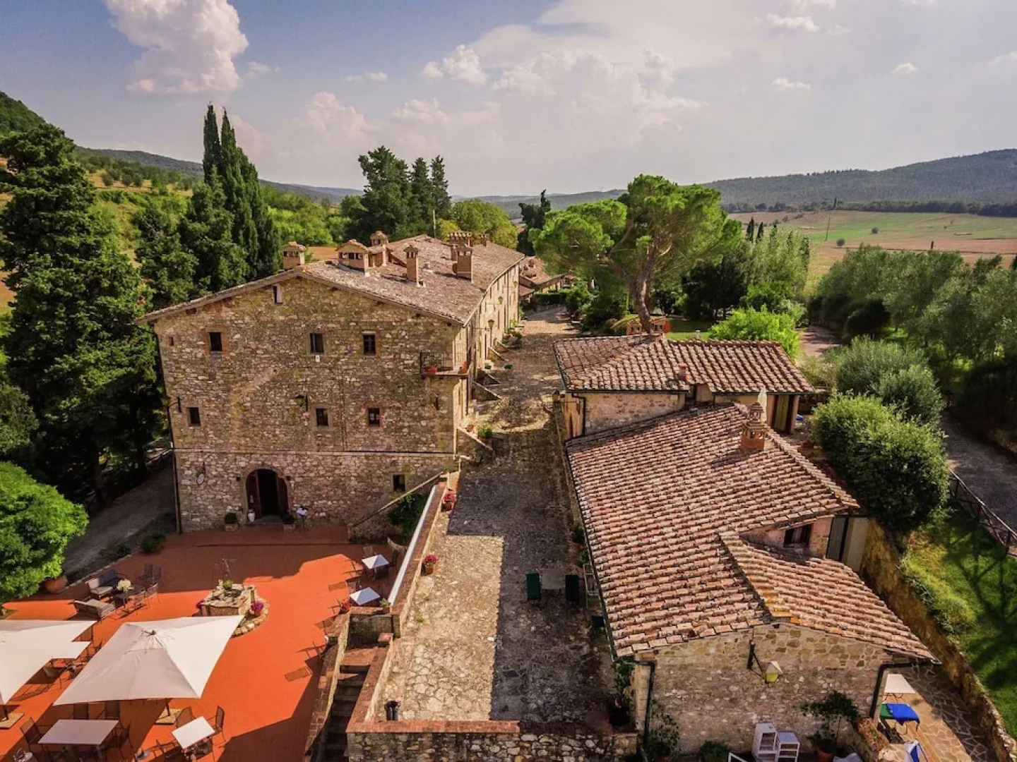Spacious Apartment on an Estate From the 14th Century, Centrally Located in Tuscany
