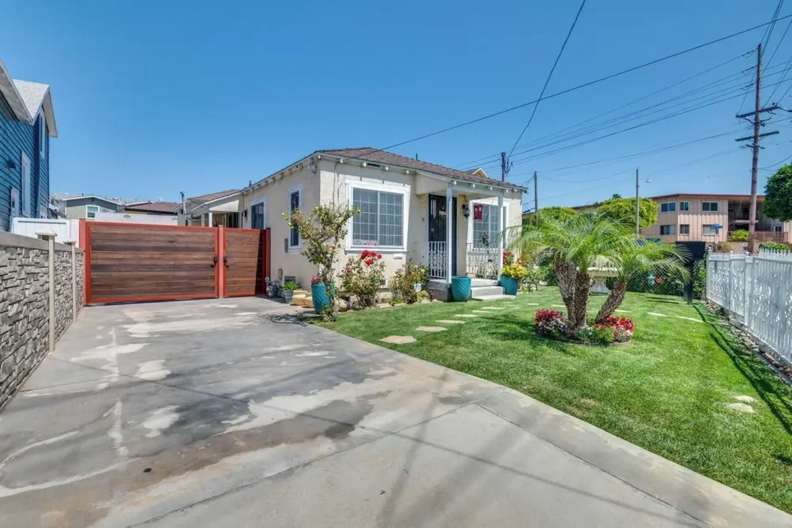2 Mi to Sofi Stadium: Updated Inglewood Home!
