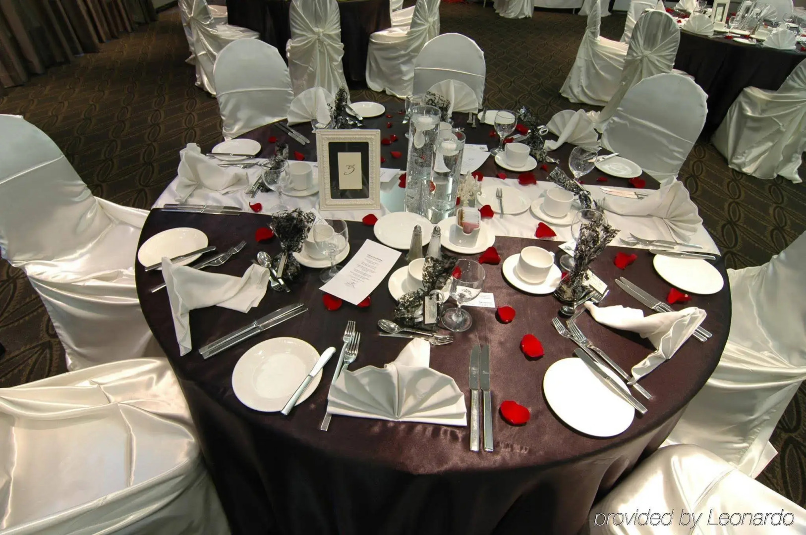 Delta Hotels by Marriott Edmonton Centre Suites