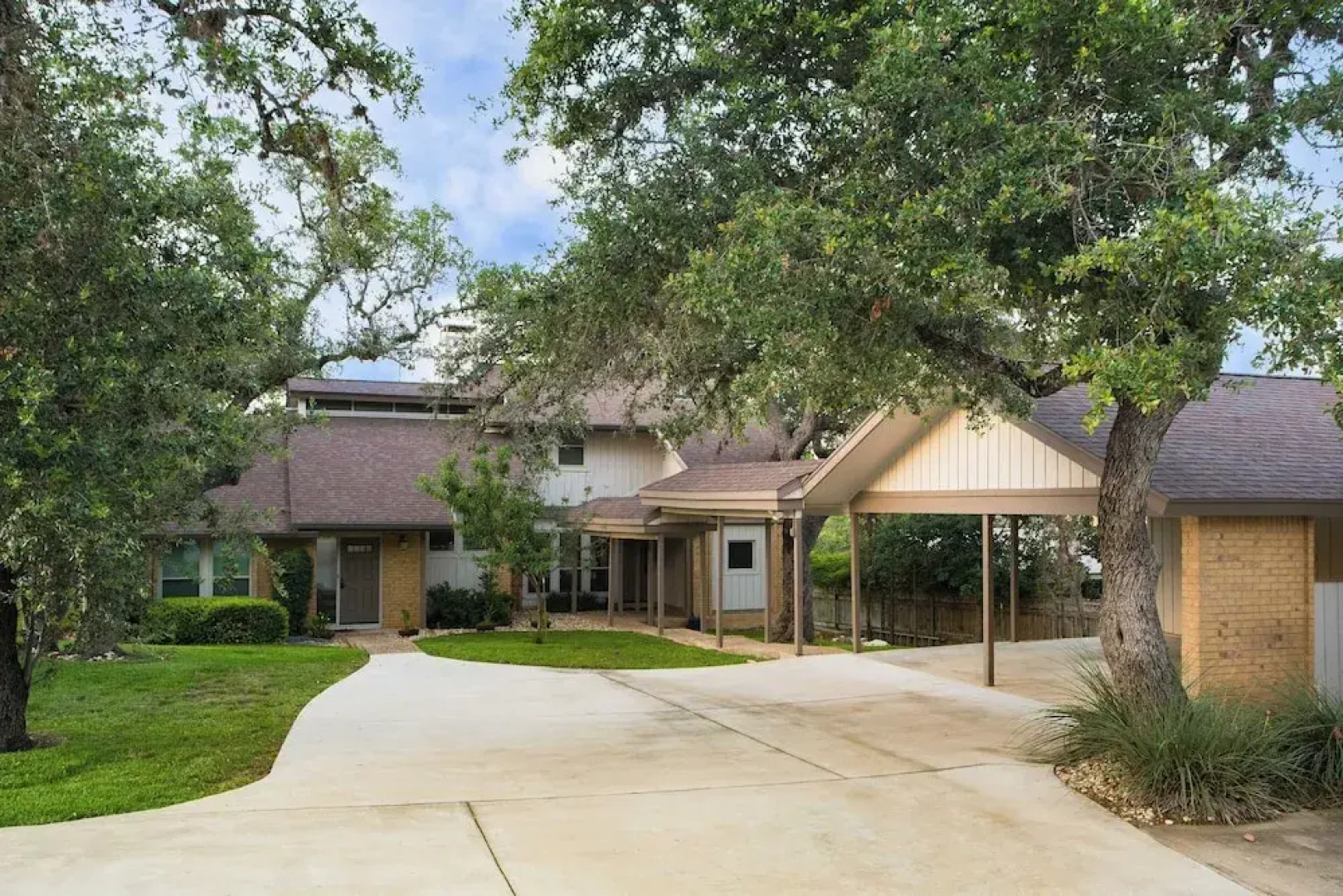 Travis by Avantstay Waterfront Lake Retreat