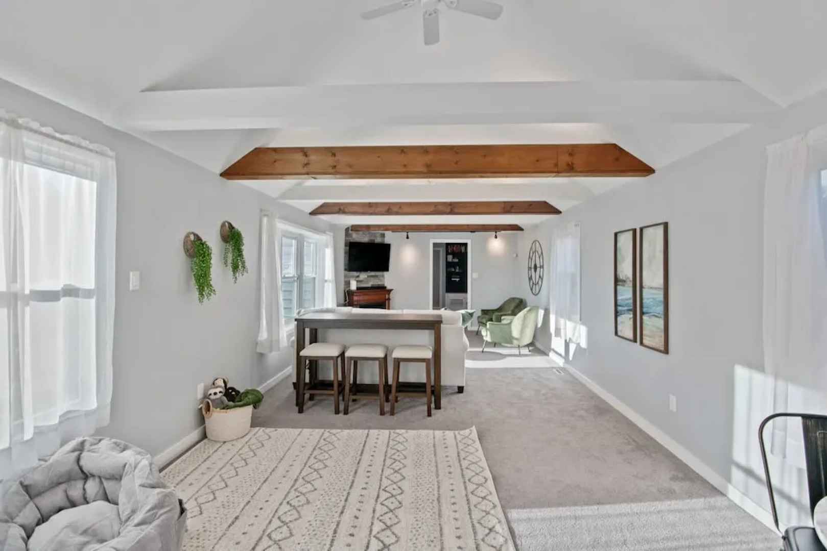 "sweet Serenity" Stay 10 Minutes From Hershey 3 Bedroom Home by RedAwning