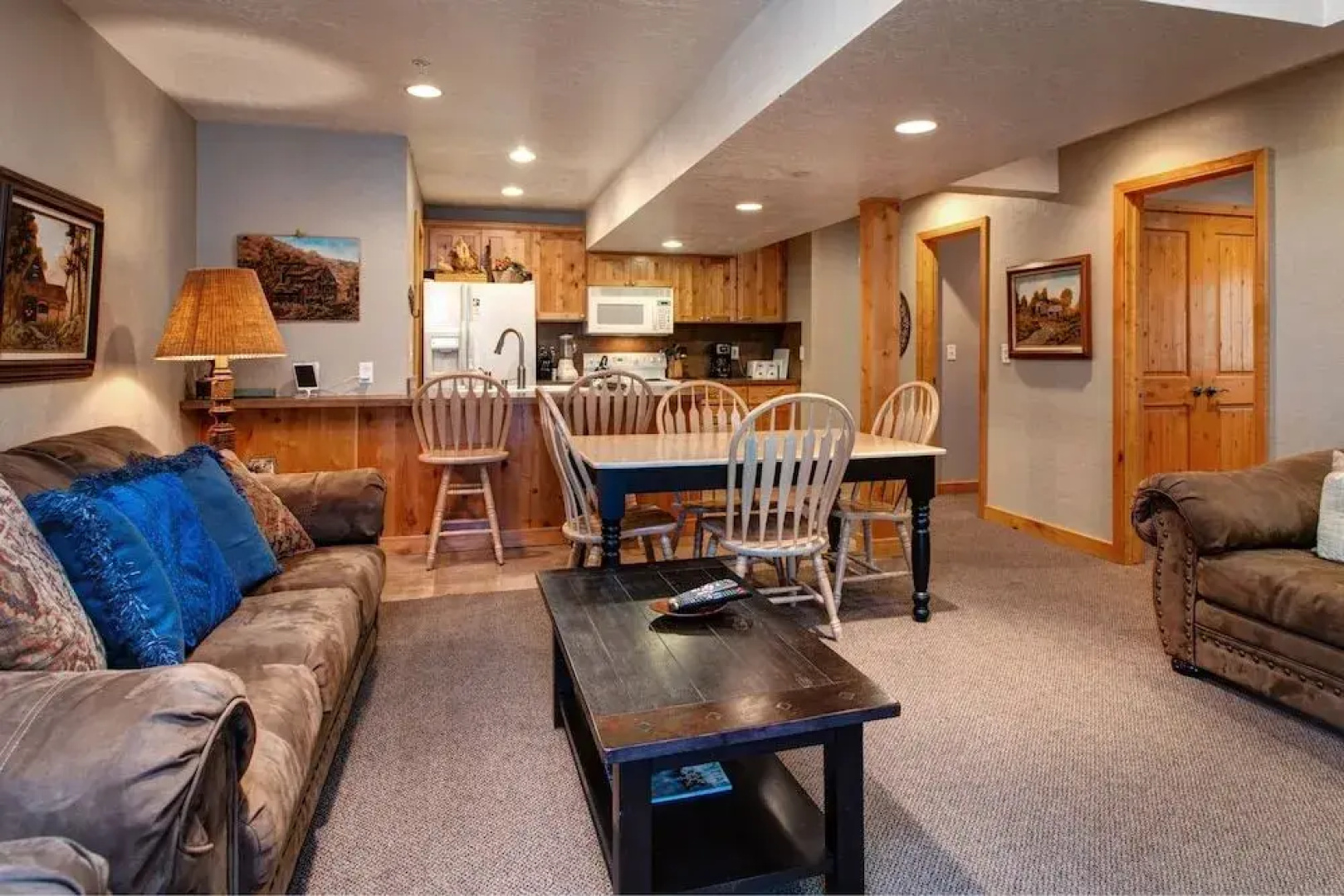 2BR Empire House Condo by RedAwning