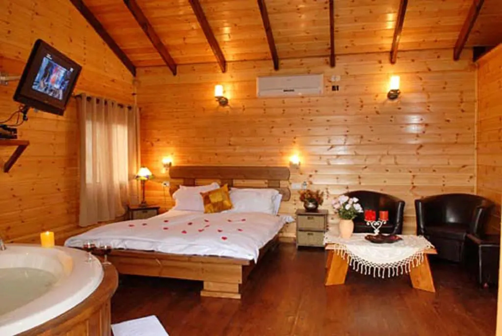 SOL Suite In The Village