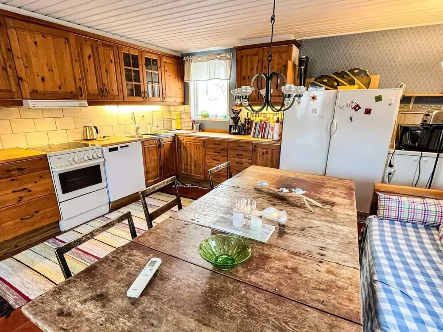 Scenic Lakeside Home Near Askersund