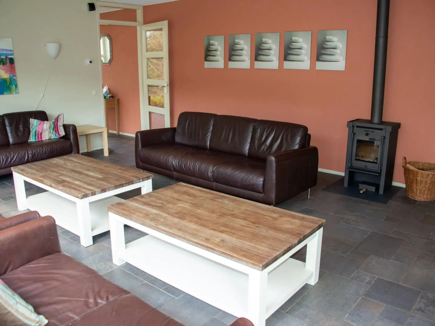 Spacious villa with sauna and hot tub, in a holiday park near a National Park